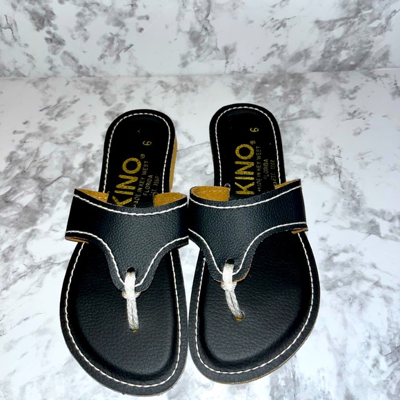 Shoes - NEW! KINO Lady Lily sandals from Key West!